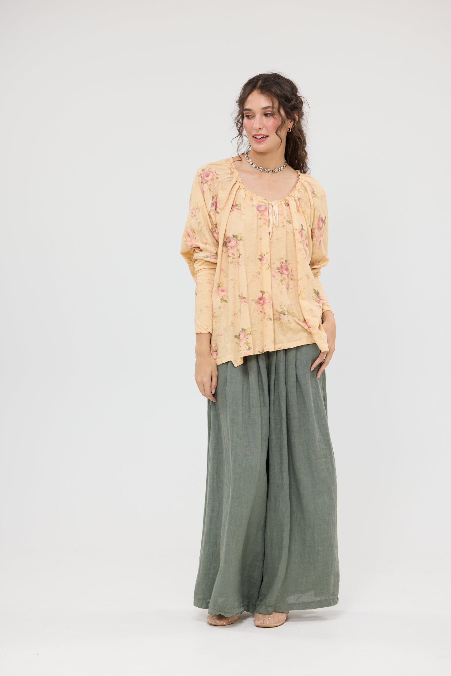 Rosette floral Tshirt.