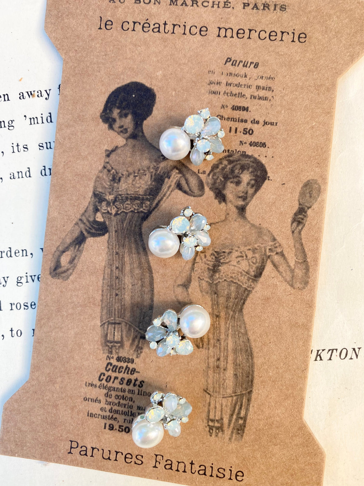 Blue crystal and pearl (set of 4 buttons) Blue - Pack of 10