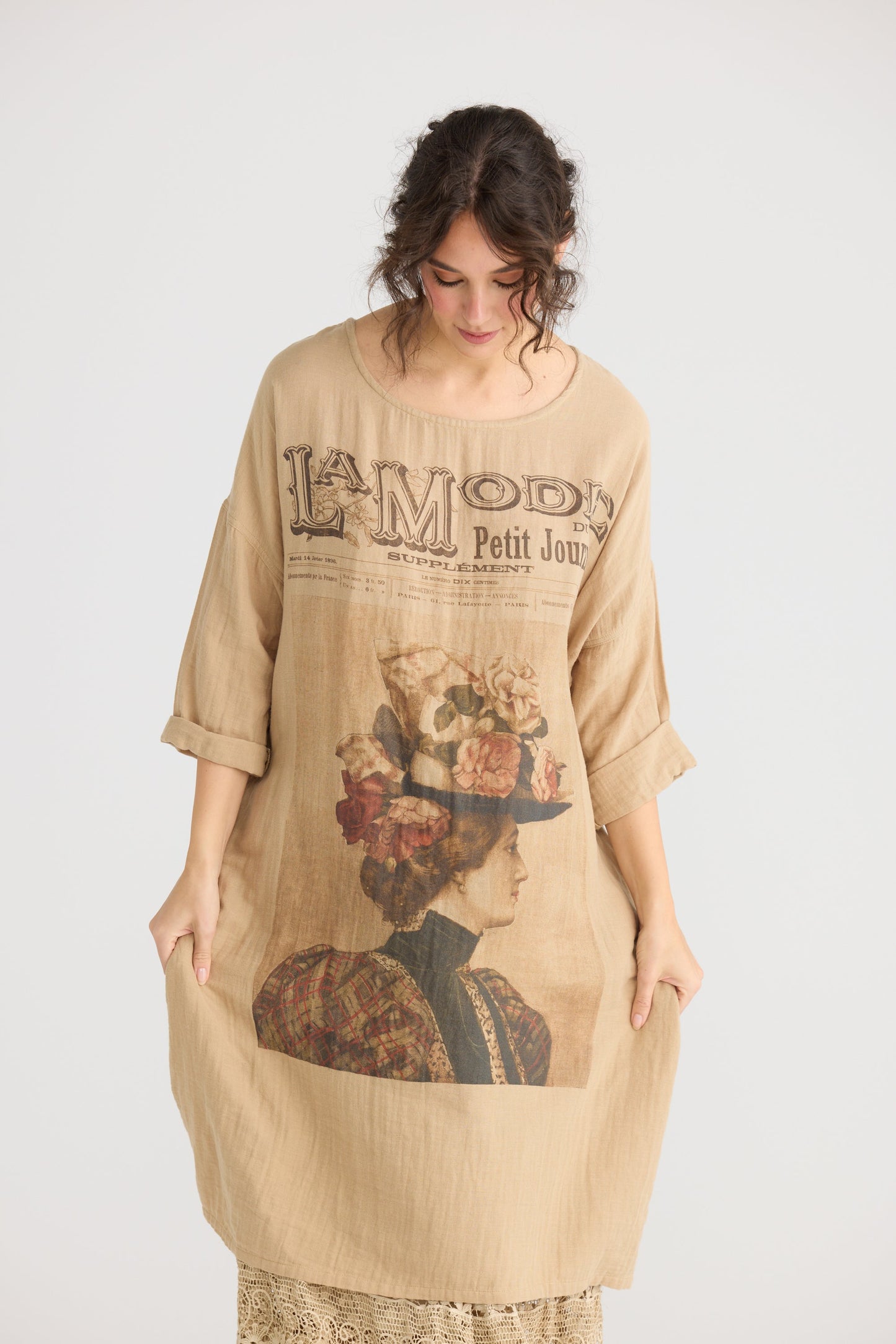Miss Darjeeling Long cotton dress. Moody Taupe.