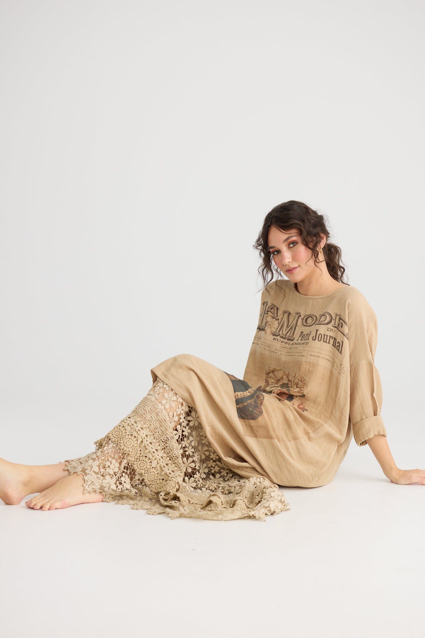 Miss Darjeeling Long cotton dress. Moody Taupe.