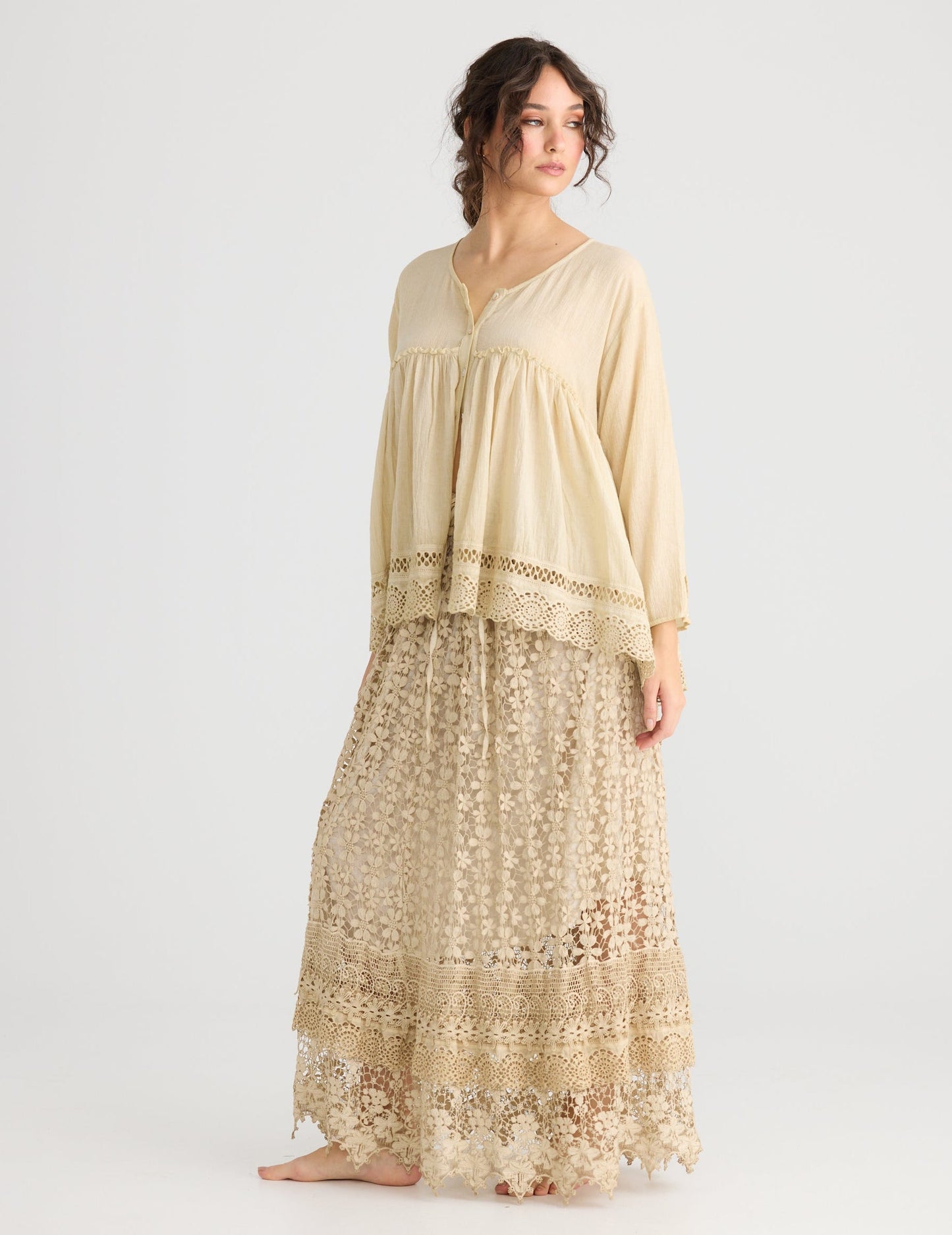 Miss Passionflower Maxi lace skirt. . Tea stain