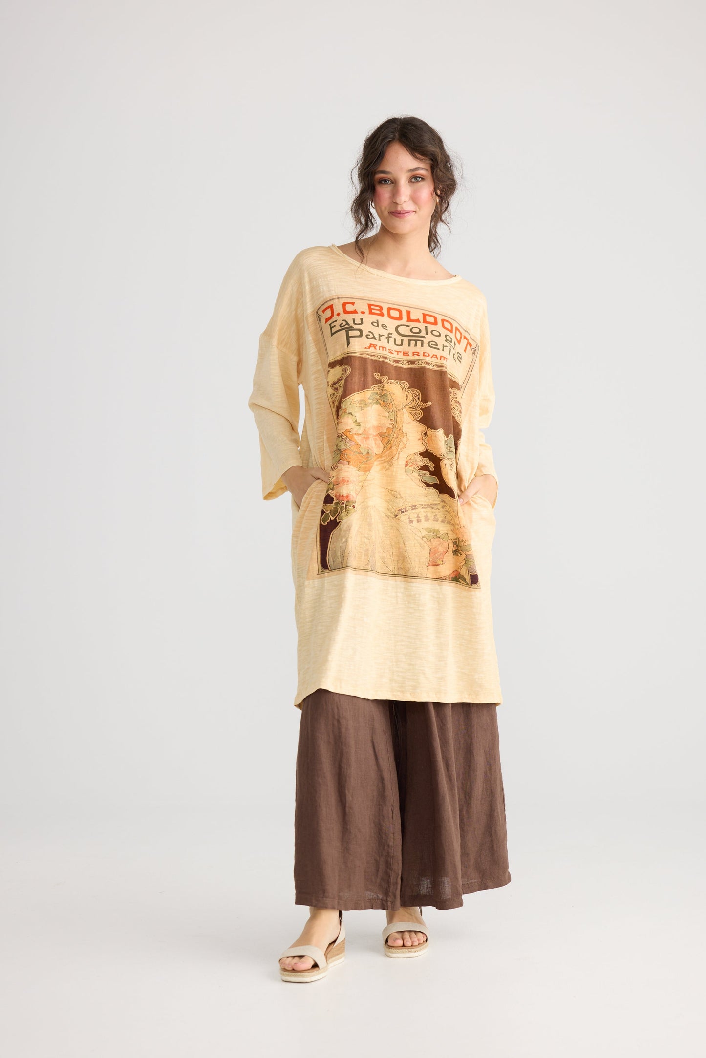 Layla Art Nouveau Tshirt cotton dress. Chocolate