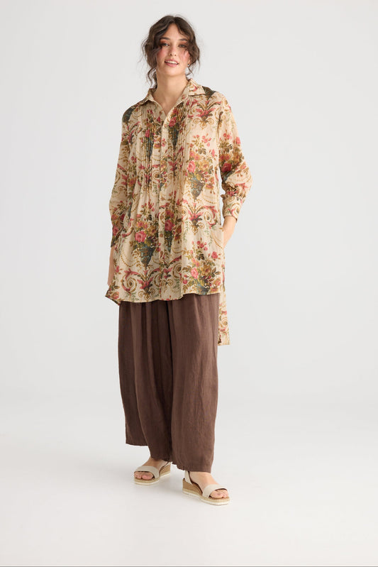 Annabelle shirt. Antique Vase of Flowers