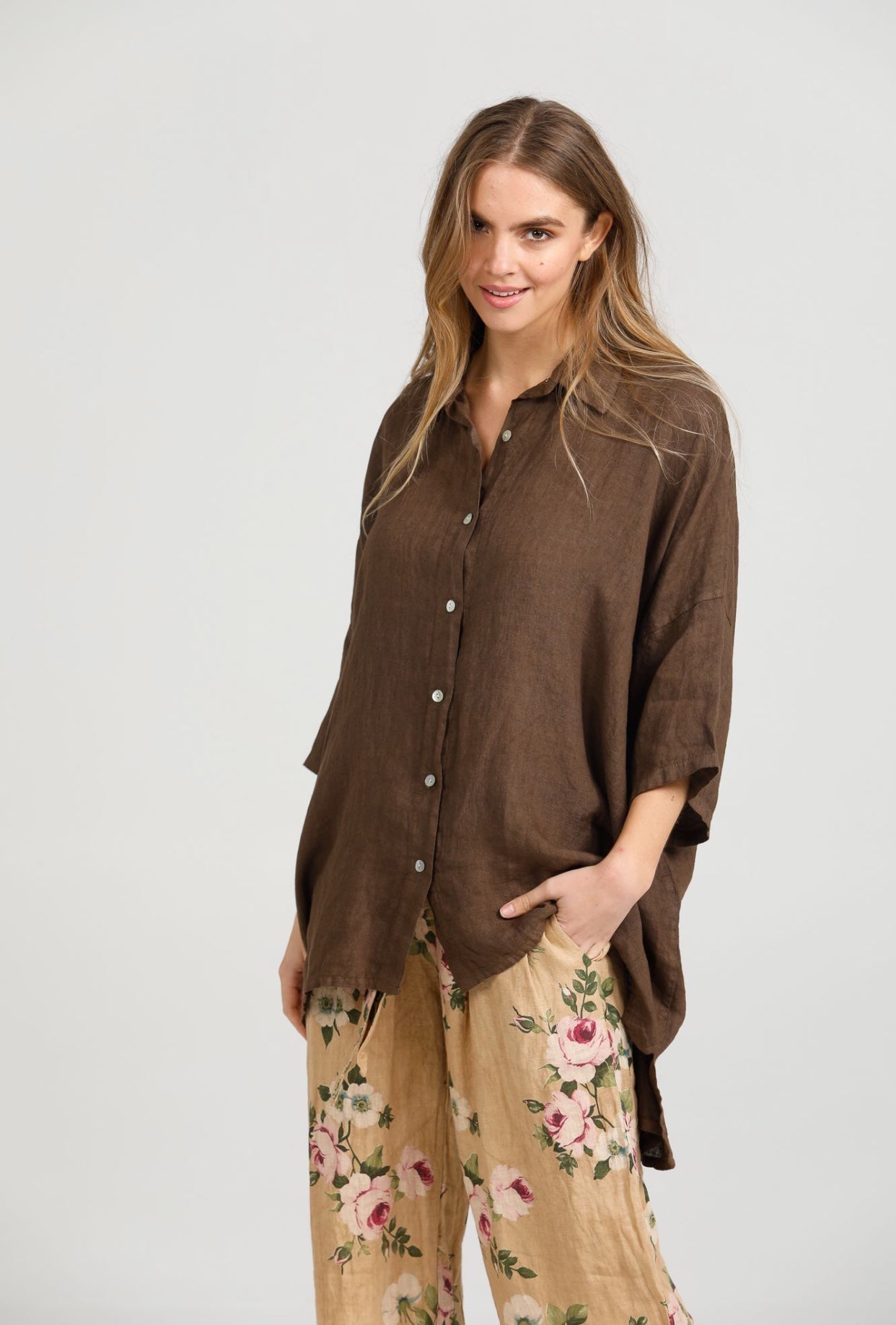 Teddie Linen Shirt. Chocolate