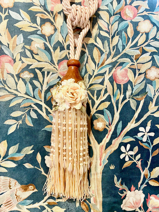 Decorative wooden Tassel