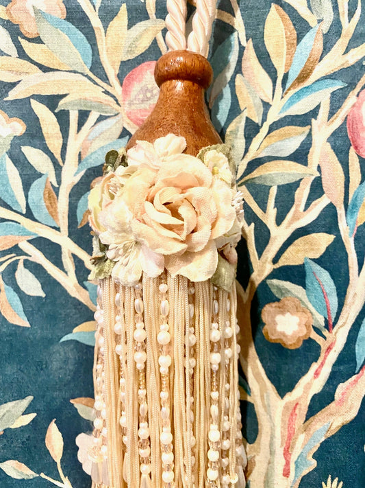 Decorative wooden Tassel