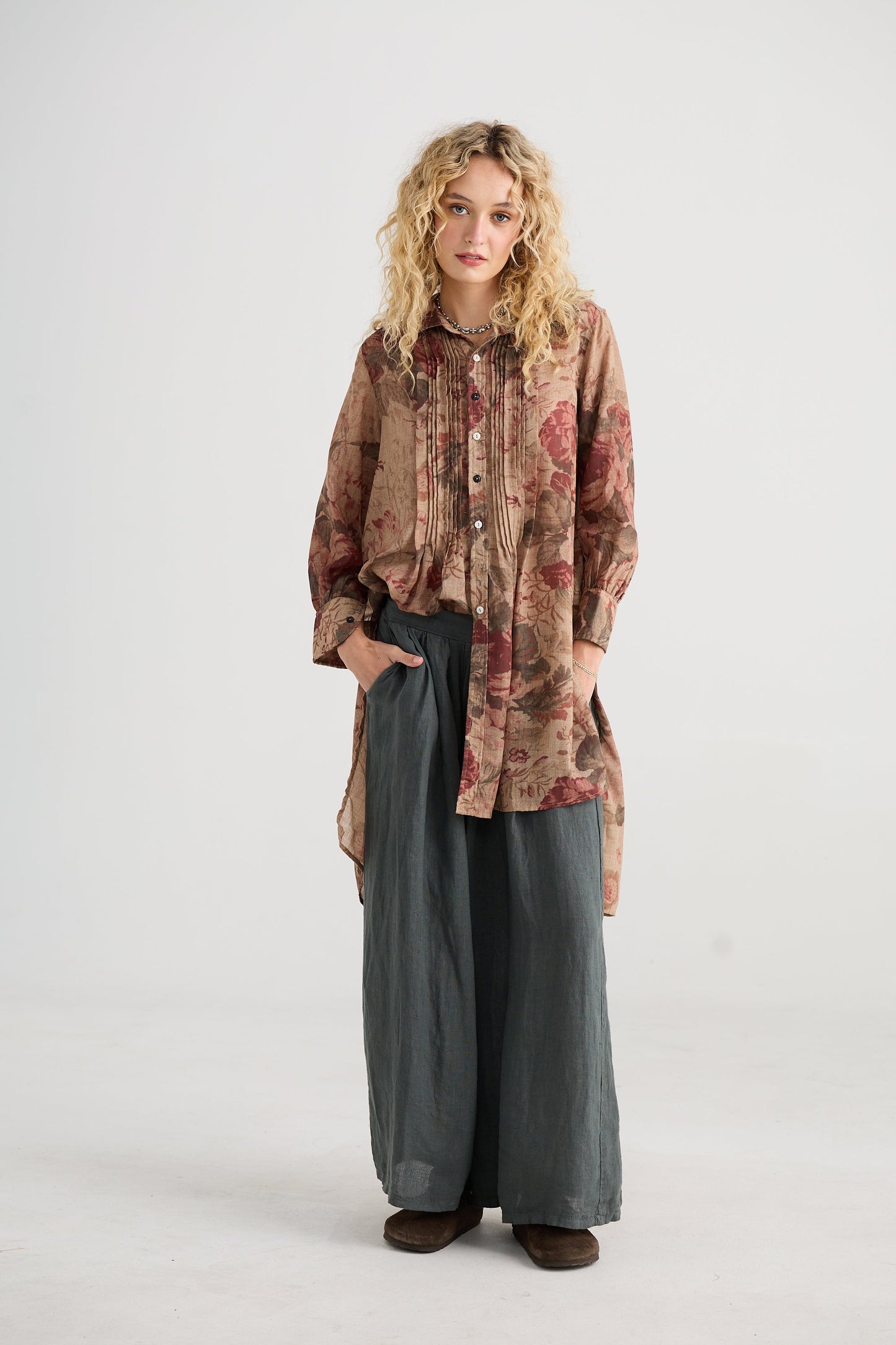 Lucille Linen pants. Khaki