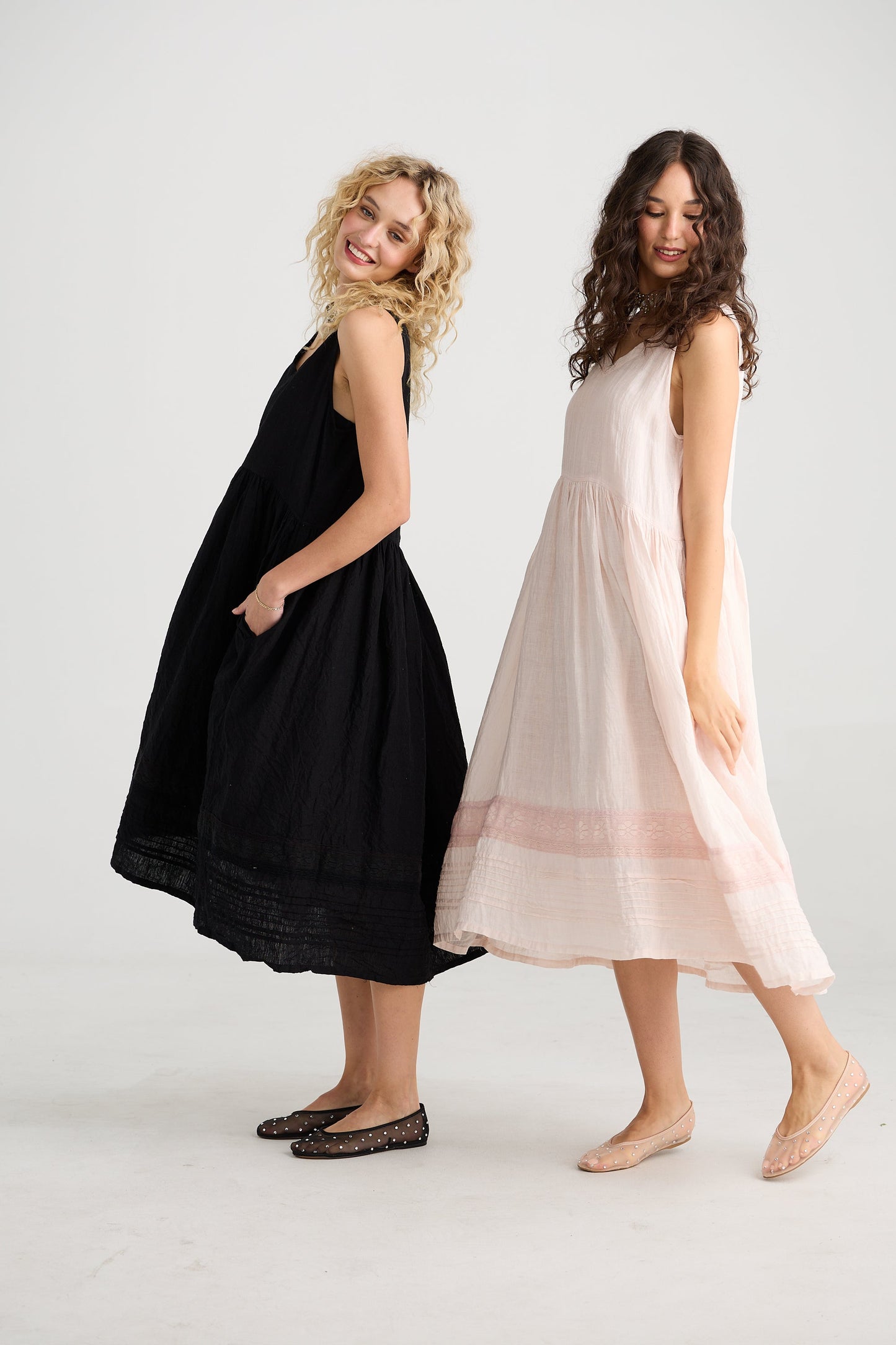 Cassandra Linen and Lace dress. Powder Pink.