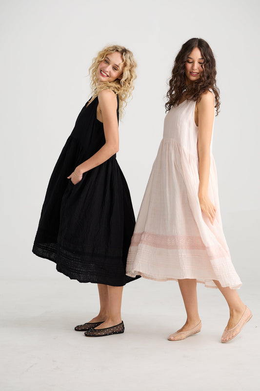 Cassandra Linen and Lace dress. Powder Pink.