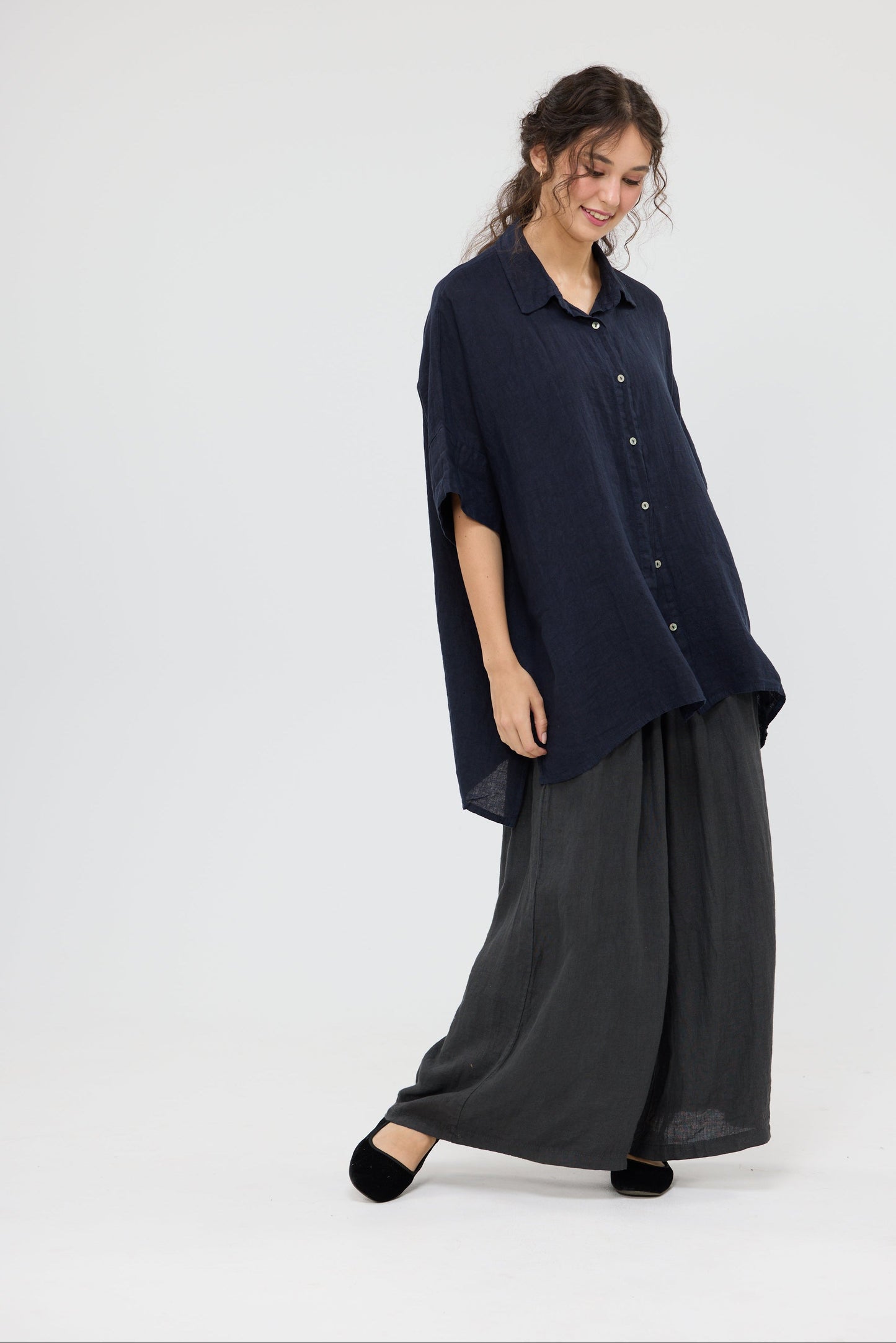 Teddie linen shirt.  Black