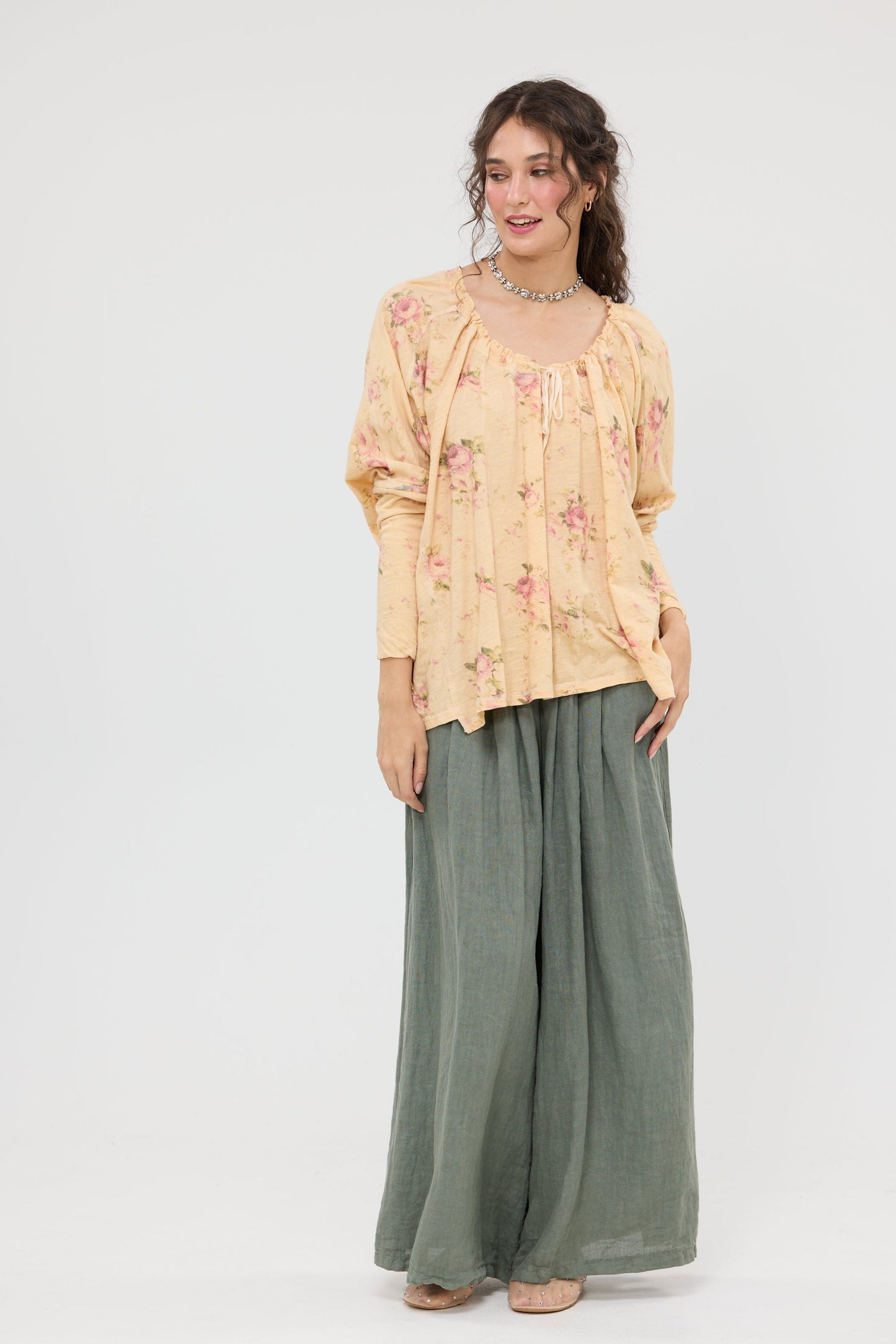 Rosette floral Tshirt.
