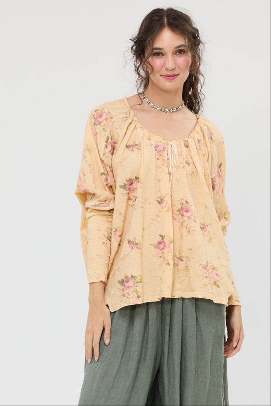 Rosette floral Tshirt.