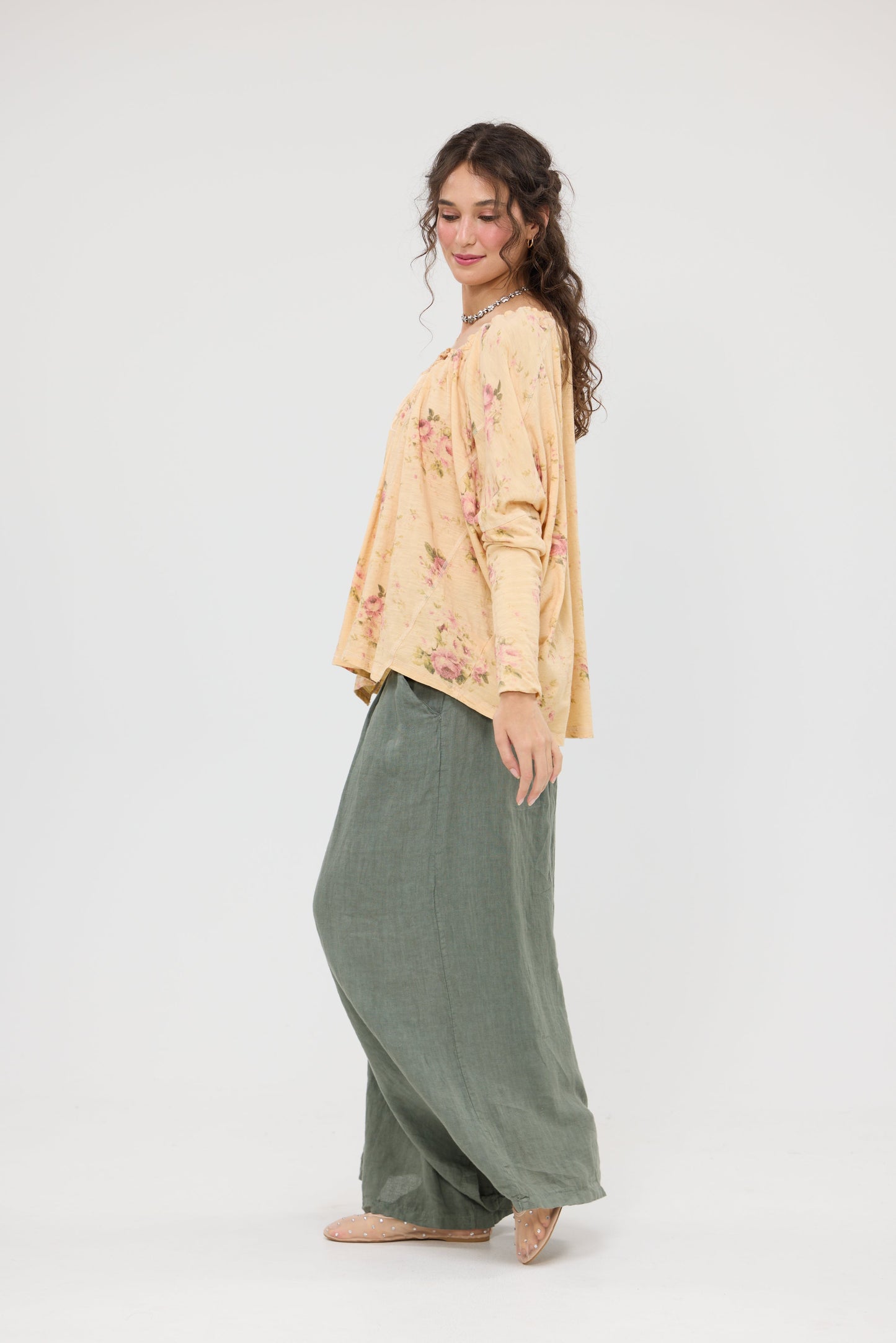 Rosette floral Tshirt.