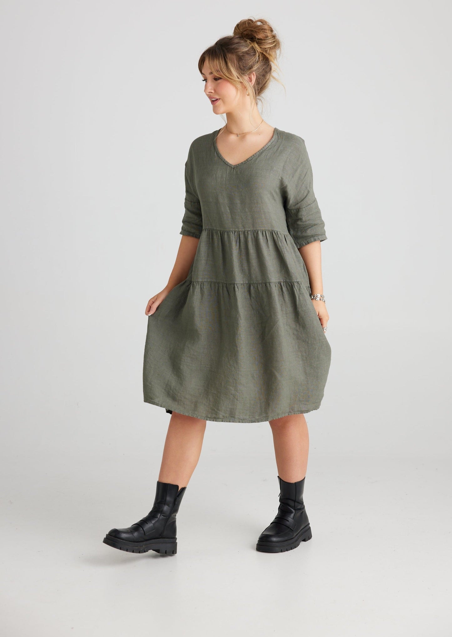 Stella linen dress. Khaki