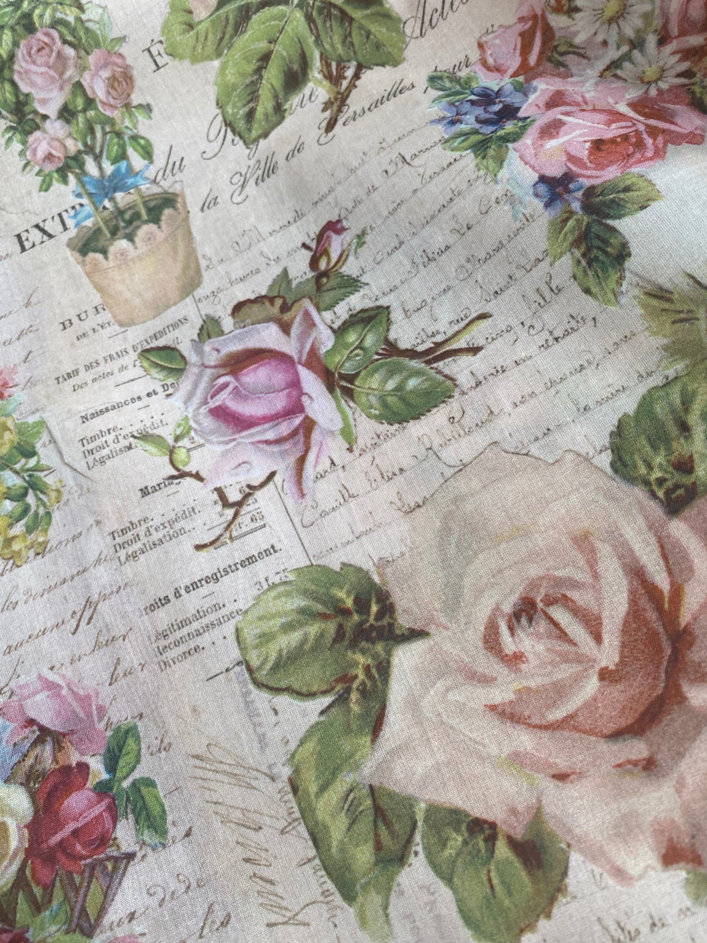 `Paper Flowers` print. 100 % cotton for quilters and sewers. Vintage floral
