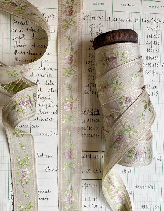 Vintage English rosebud ribbon braid - 10 metre length
