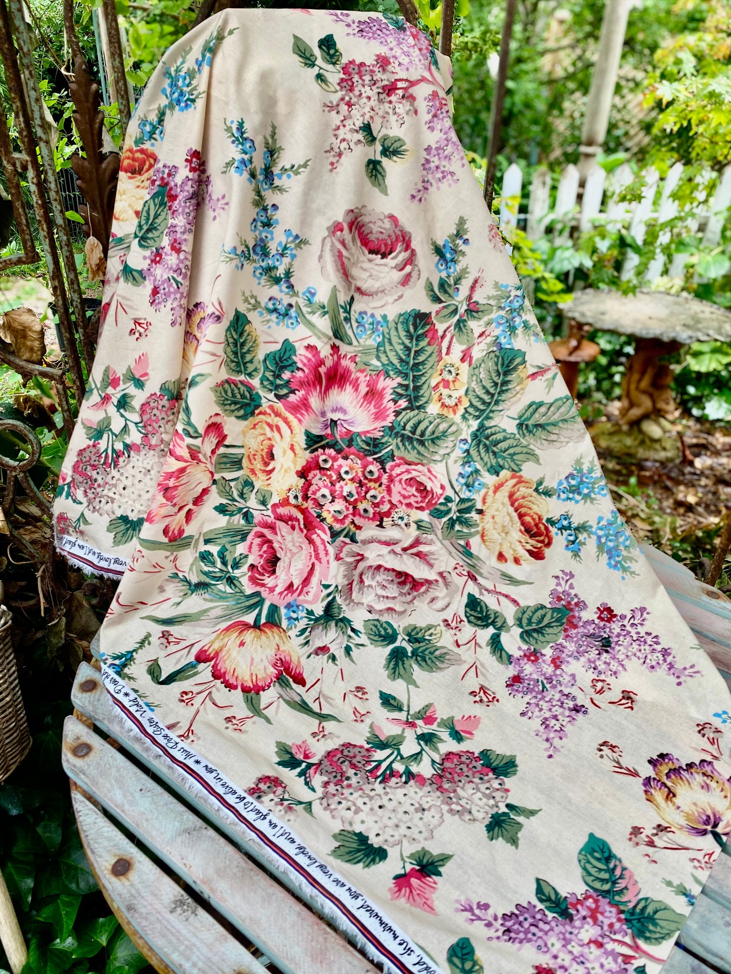 Floral Bouquet floral Fabric by the meter. Florist