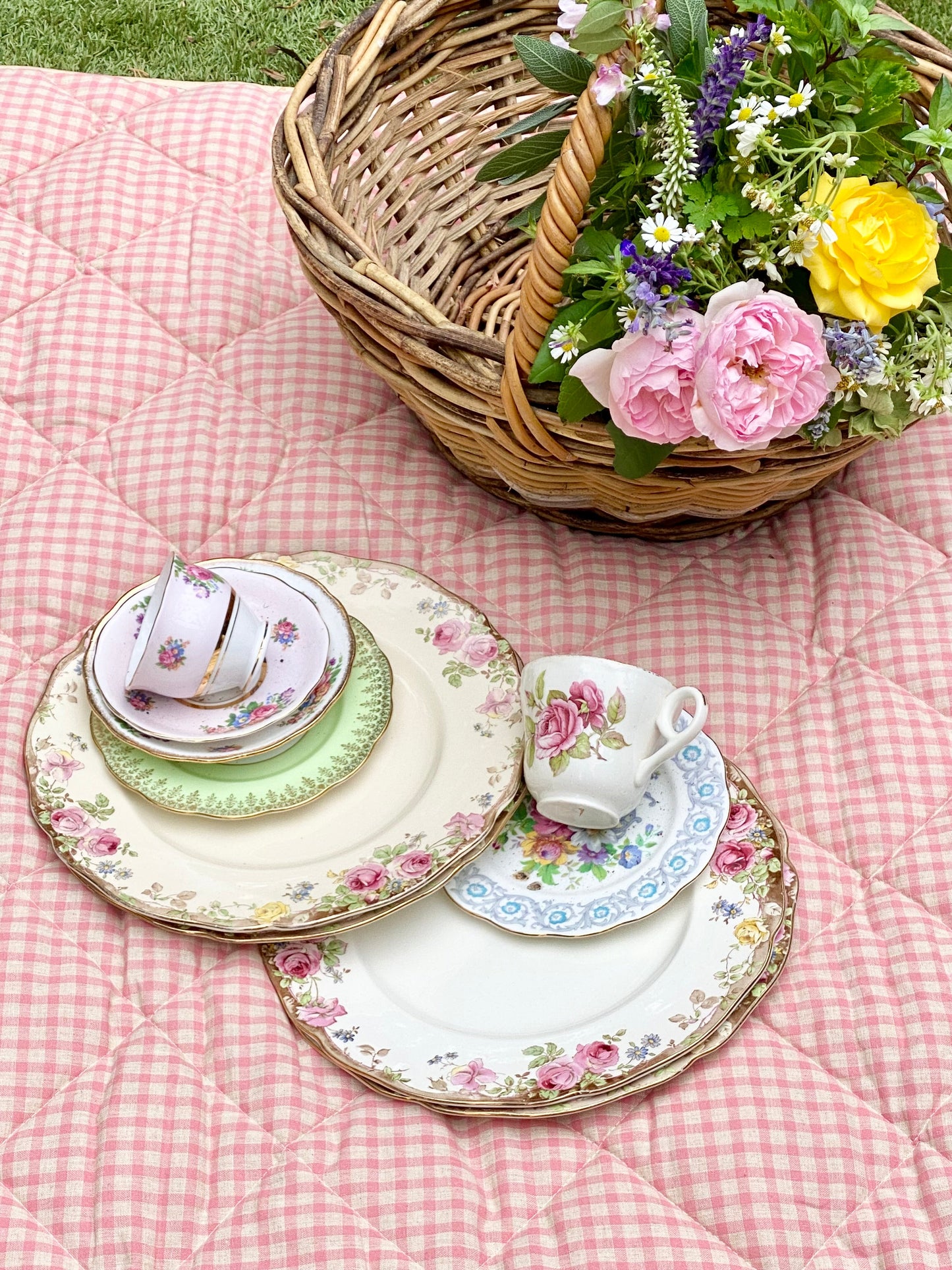 Garden Party quilted Throw . Petite Fleur print with vintage pink check reversible back