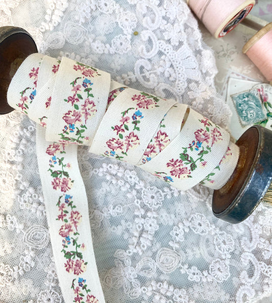 Floral Blossom Trim - 10 metre length