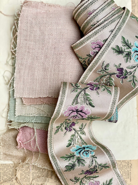 French Brocade braid. Pastel and gold - 10 metre length