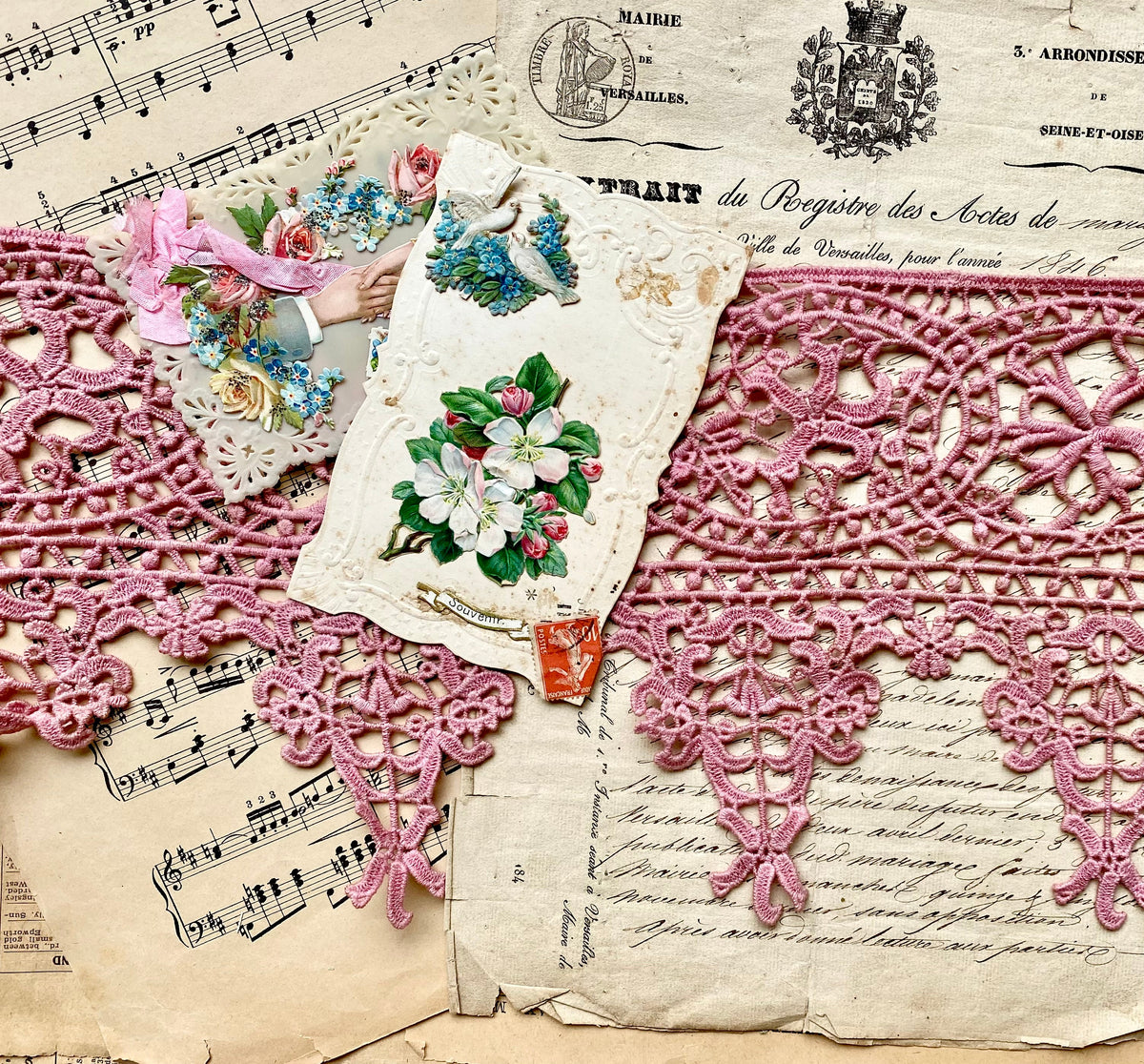 Wide scalloped vintage lace. Dusty Rose - 10 metre length