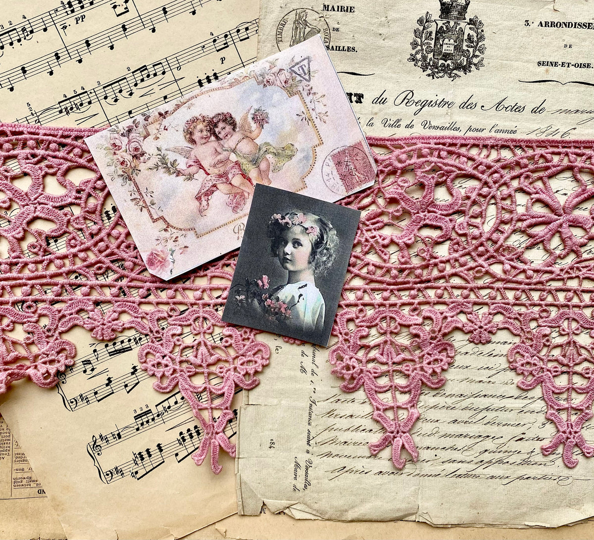 Wide scalloped vintage lace. Dusty Rose - 10 metre length