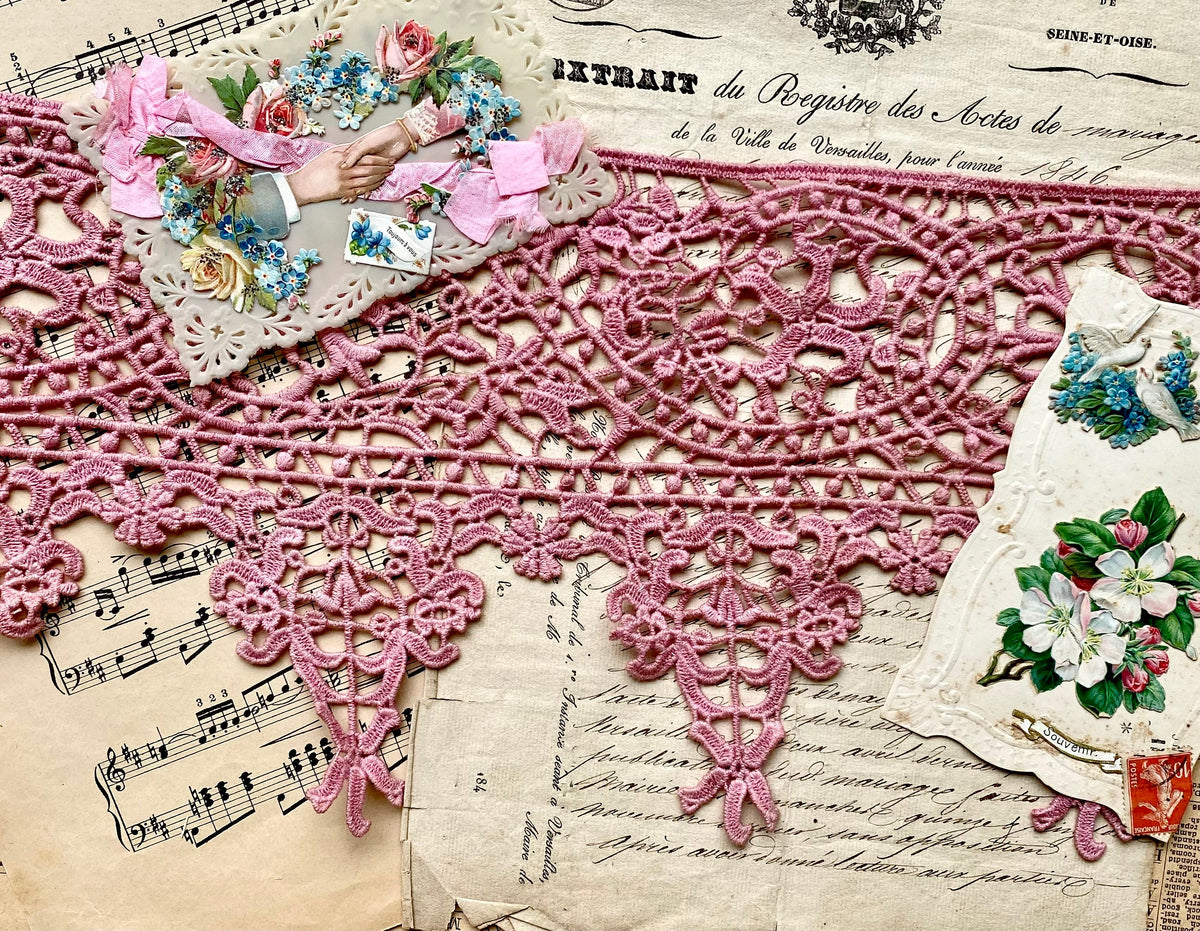 Wide scalloped vintage lace. Dusty Rose - 10 metre length