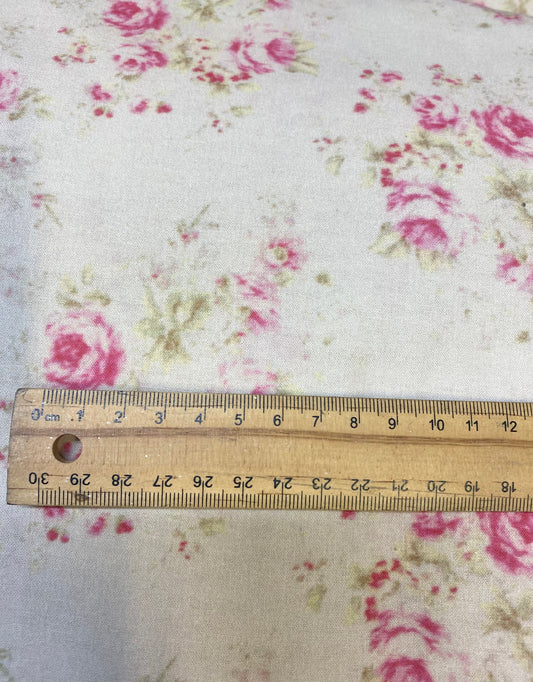 Fabric. Ditzy Faded Roses.