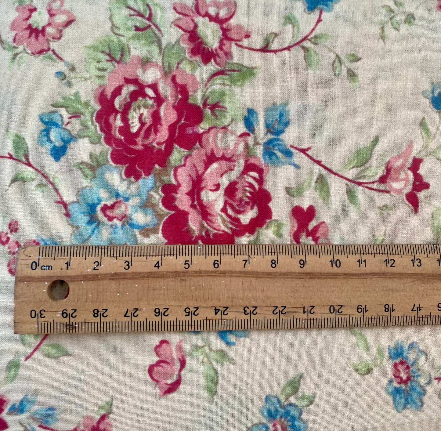 Poetry of Flowers fabric Collection. Maudie`s Flowers.